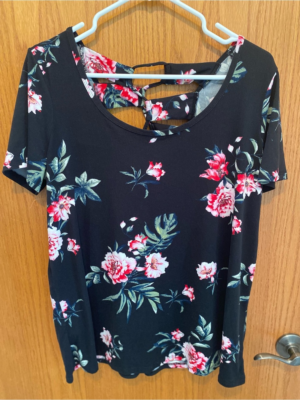 New York Laundry Women’s Short Sleeve Decorative Back Top - Picture 1 of 6
